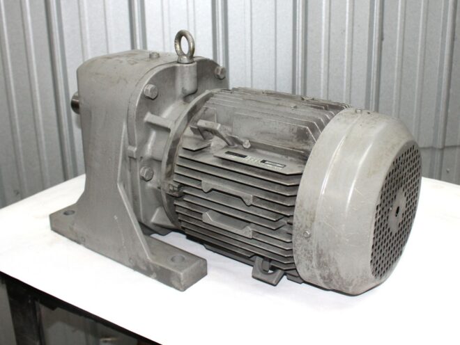 Hitachi GA48-550-10 Gear Motor, 5.5kW