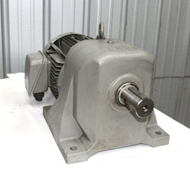 Hitachi GA48-550-10 Gear Motor, 5.5kW - Image 2