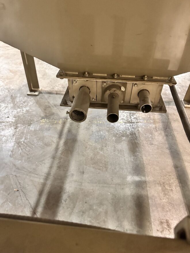Conair 200 Cu/Ft Surge Bin with Vacuum Loader Hopper - Image 3