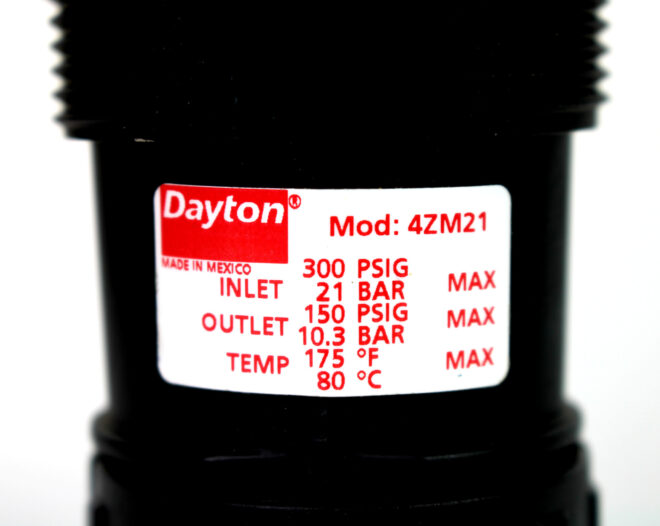 Dayton 4ZM21 Pneumatic Regulator, 300 PSI w/ Air Pressure Gauge - Image 6