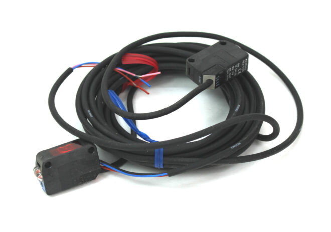 Keyence PZ2-51P Photoelectric Transmitter and Receiver Set, NEW - Image 2
