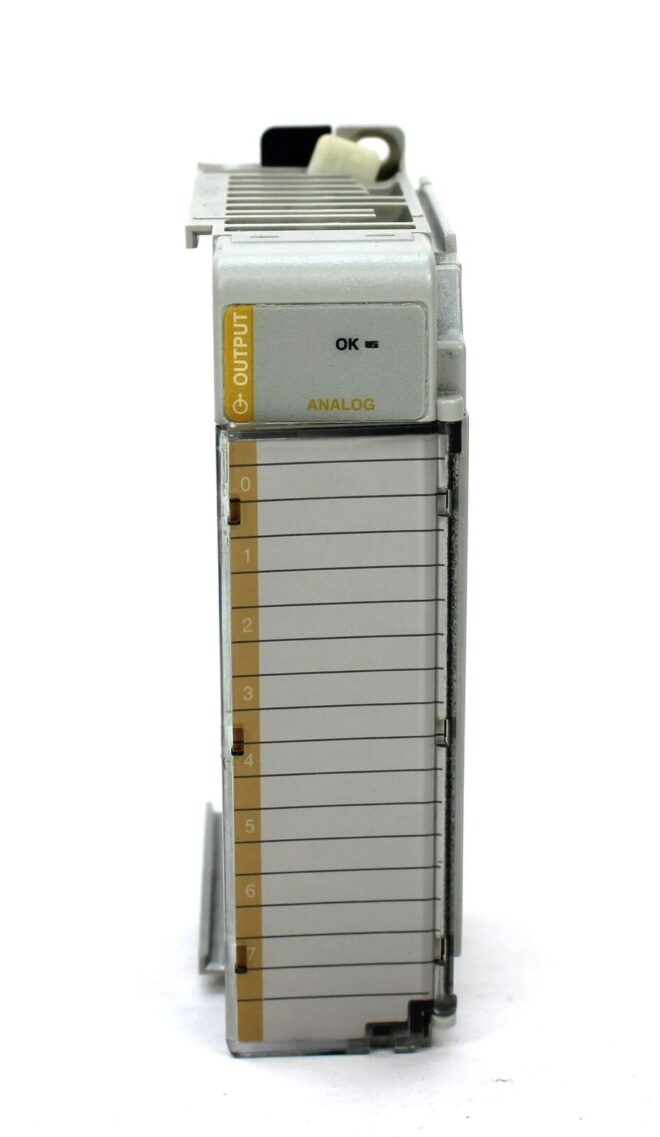 Allen Bradley 1769-OF8C Compact I/O Output Module, Ser.A - Image 2