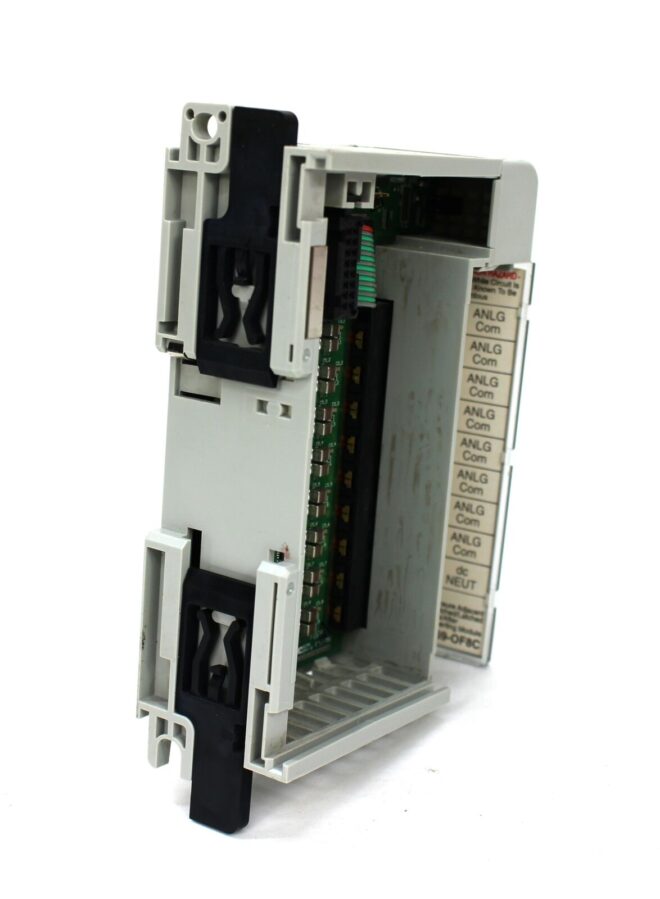 Allen Bradley 1769-OF8C Compact I/O Output Module, Ser.A - Image 3